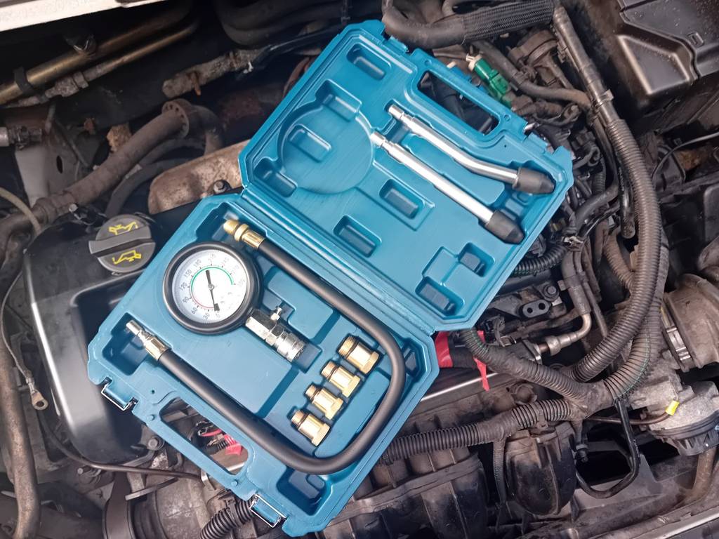 Compressietester auto — foto 1 van 1